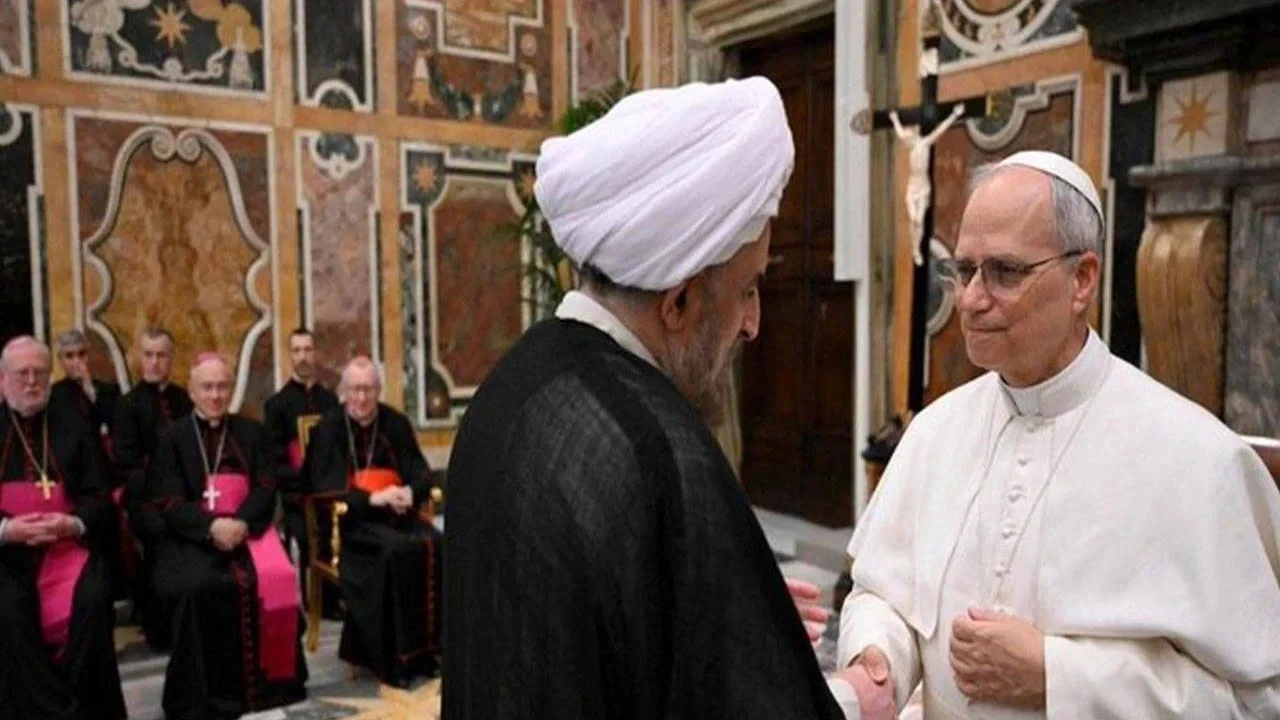 Papa, İran elçisine Vatikan'ın en yüksek nişanını verdi