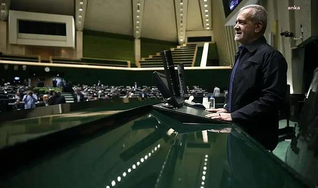 Pezeşkiyan, parlamentodaki yemin töreniyle görevine resmen başladı