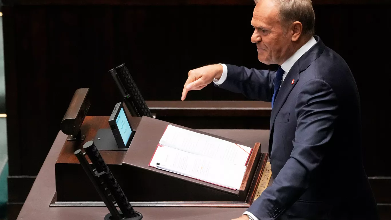 Polonya Başbakanı Donald Tusk, parlamentodaki güven oylamasını kazandı