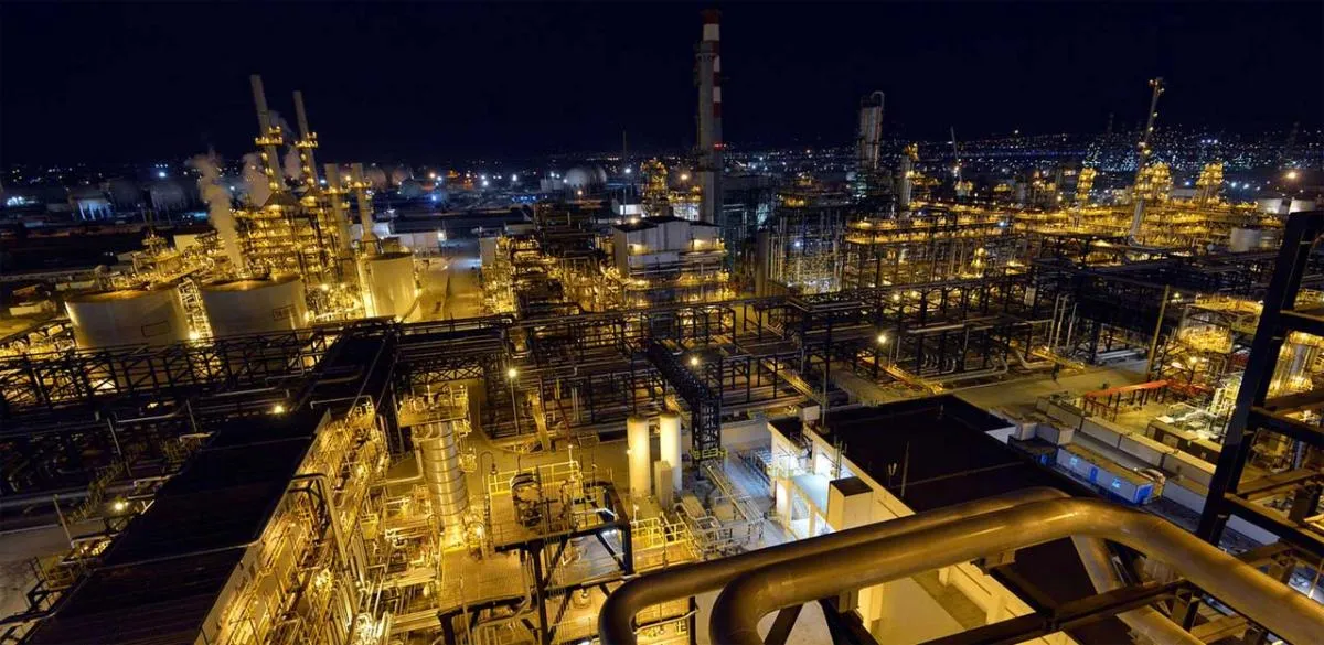 RUS PETROLÜNÜ SOCAR'LA BİRLİKTE TÜPRAŞ DA AZALTIYOR