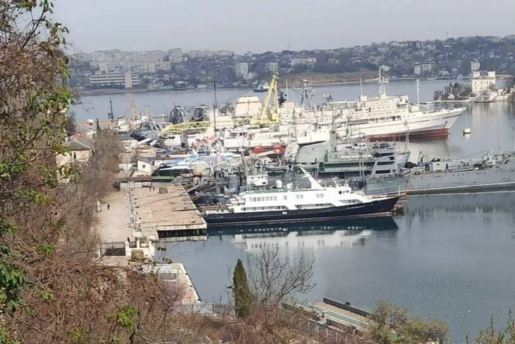 Rusya'da panik: Karadeniz Filosu komutanlarının aileleri Akyar'ı terk etti