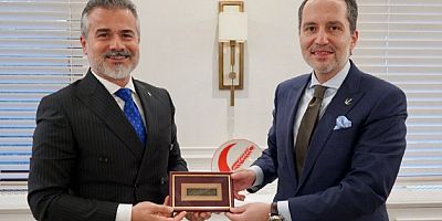 Suat Kılıç, AKP'den istifa edip Yeniden Refah Partisi'ne katıldı