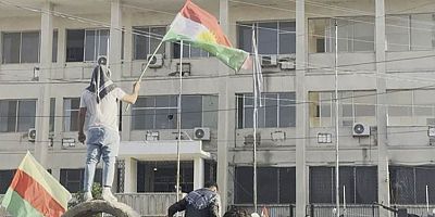 SURİYE HÜKÜMETİ HASEKEDEKİ KÜRTCE TABELALARI İNDİRDİ