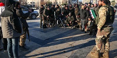 Suriye rejimi Fırat'ın doğusundaki toprakları PKK/YPG'ye devretmeye başladı