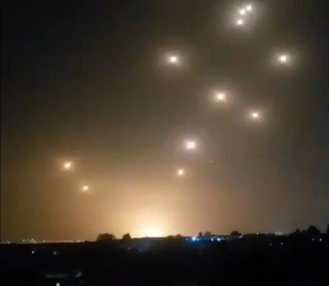 Tel Aviv'e füze yağdı! İsrail'de sirenler çalıyor