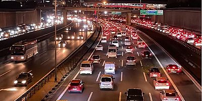 Trafikte Orta Şeriti  Devamlı Kullanıma Yasak Geliyor