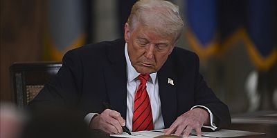 Trump, 12 ülkeden ABD’ye seyahati yasakladı