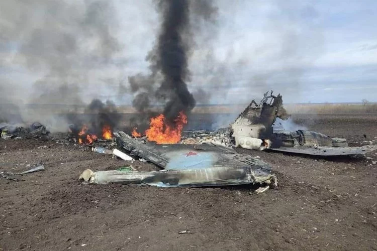 Ukrayna ordusu Rus savaş uçağını ve helikopterini düşürdü