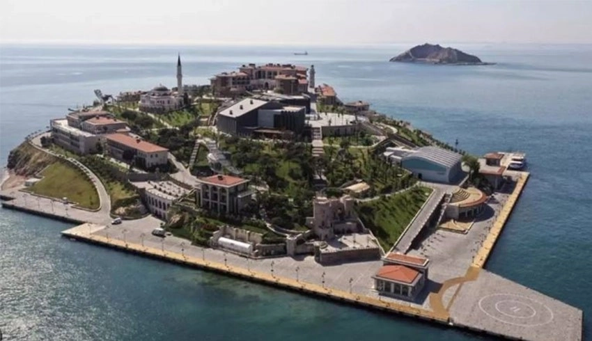 Yassıada Albayraklara Sanki Hibe Edildi