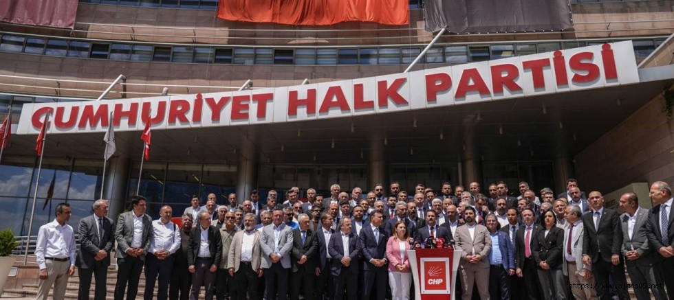 1000'den fazla imza CHP Genel Merkezi'ne teslim edildi