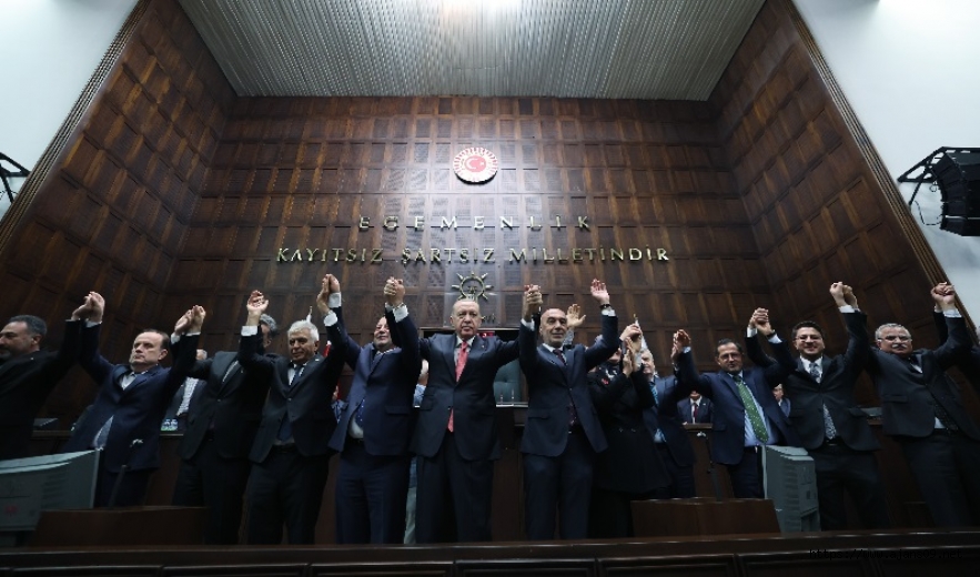 13 belediye başkanı AK Parti'ye katıldı