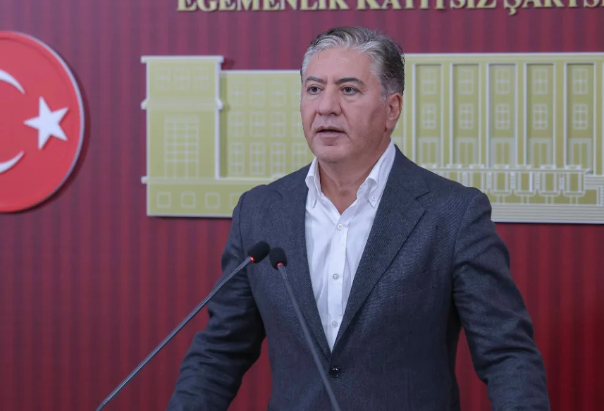 Bu siyasi taarruz fon vurguncularına değil, vurgunu deşifre eden gazetecilere karşı