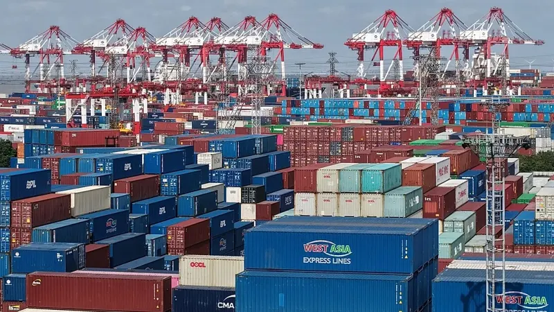 Çin, 2025’te 1,2 trilyon dolarlık rekor ticaret fazlası kaydetti