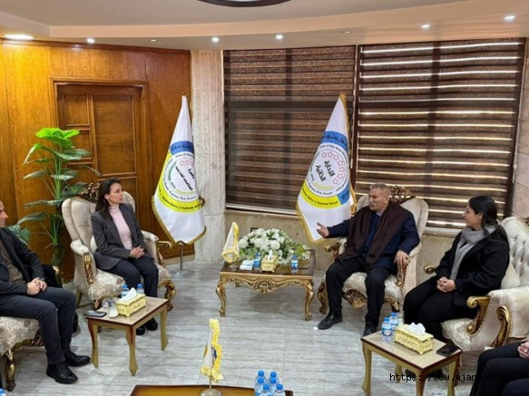 DEM Parti öncülüğündeki heyet Kobaani'ye geçti.