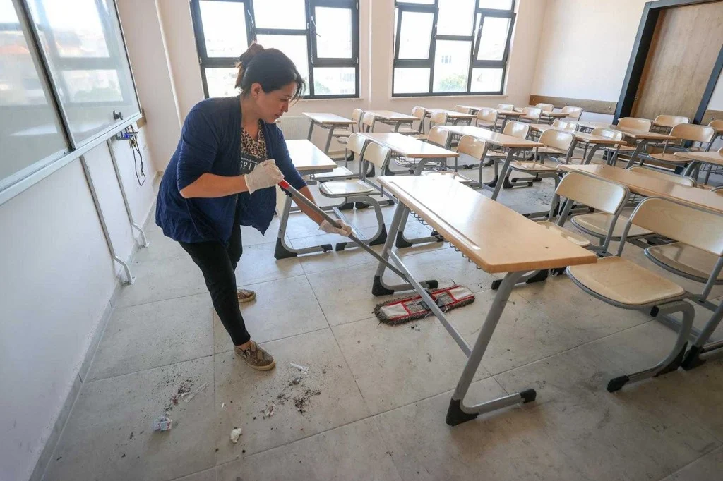 MEB’den belediyelere izin yok: Okullarda temizlik yasak