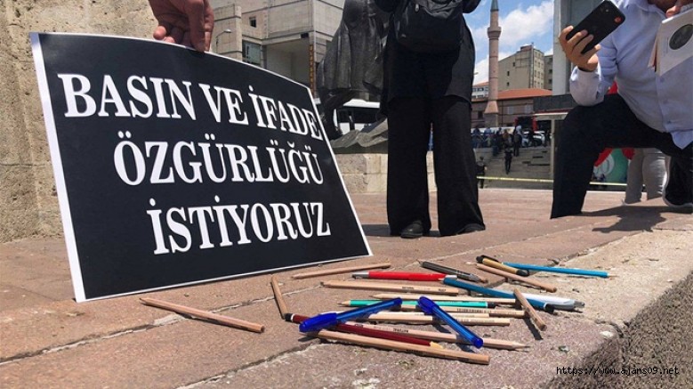 Medya abluka altında