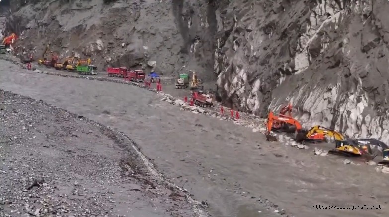 NEPALDE ÖLÜ SAYISI 903'E YÜKSELDİ