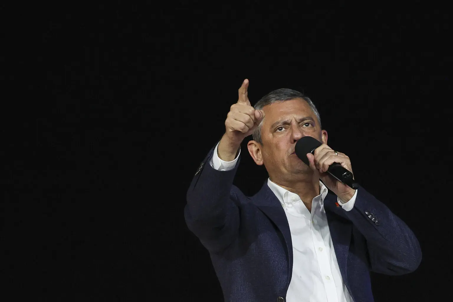 Özgür Özel'den '3 harfli marketler' açıklaması