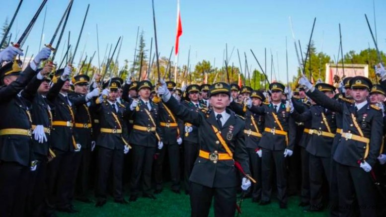 Teğmenlerin İhraç Süreci Başladı...