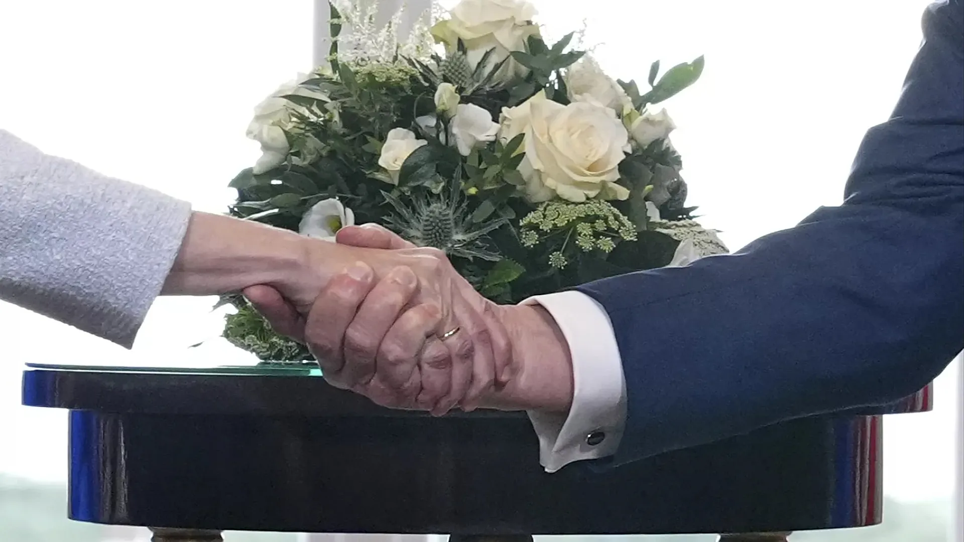 Trump'ın son tehditleri üzerine AB-ABD ticaret anlaşmasını dondurdu