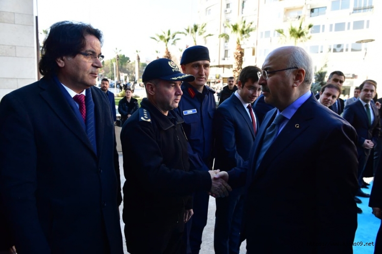 Vali Yavuz Selim Köşger Denizli’de görevine başladı